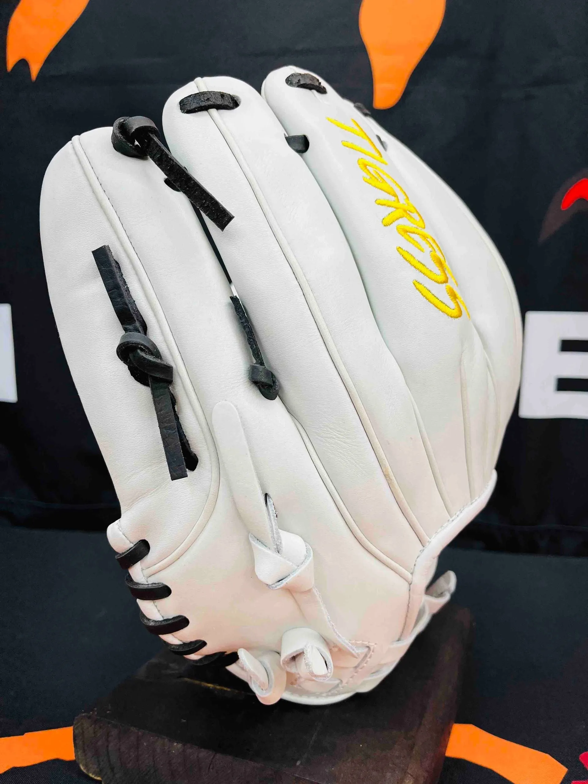 12" CUB SERIES WHITE, BLACK, AND YELLOW RHT