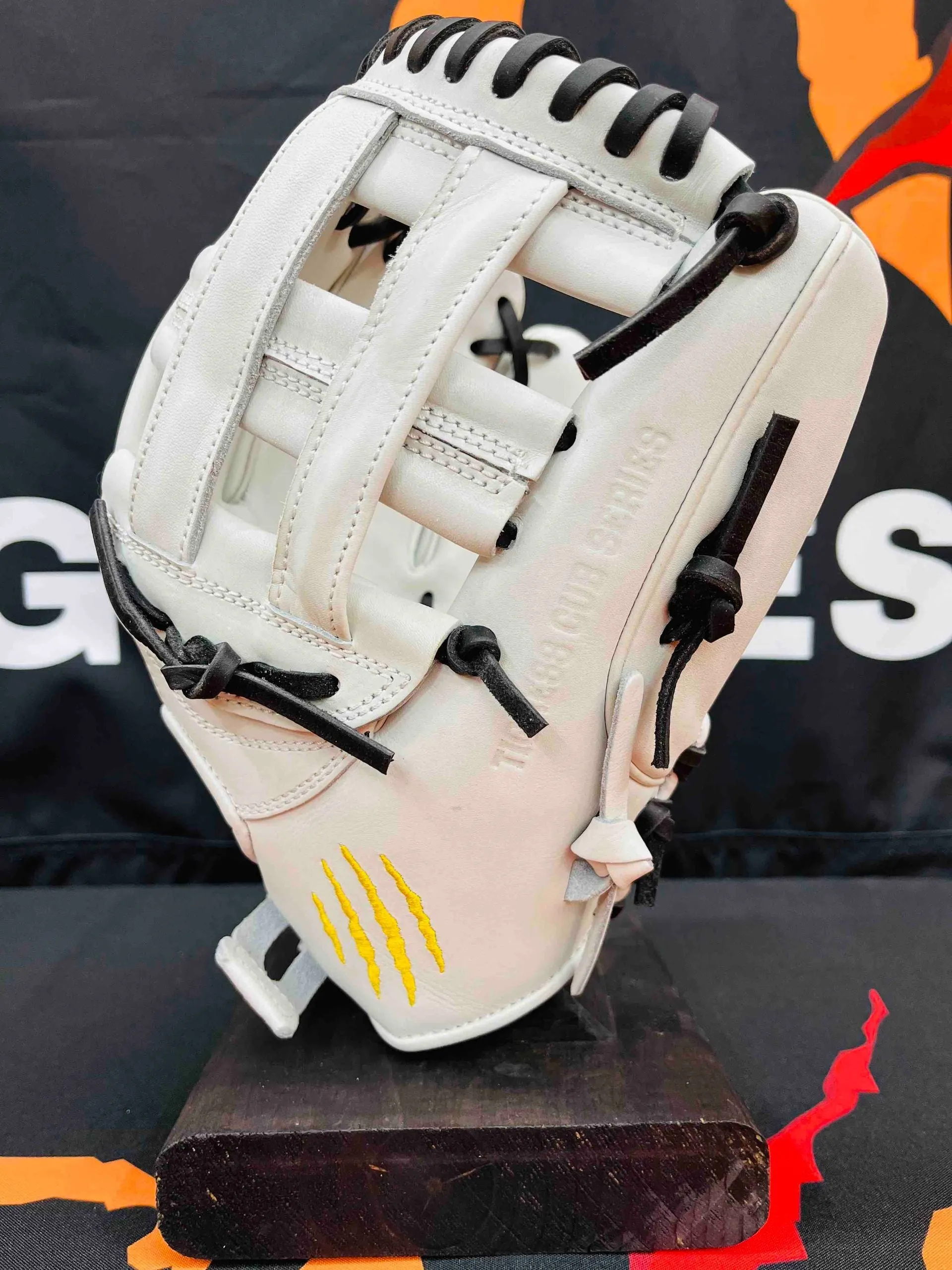 12" CUB SERIES WHITE, BLACK, AND YELLOW RHT