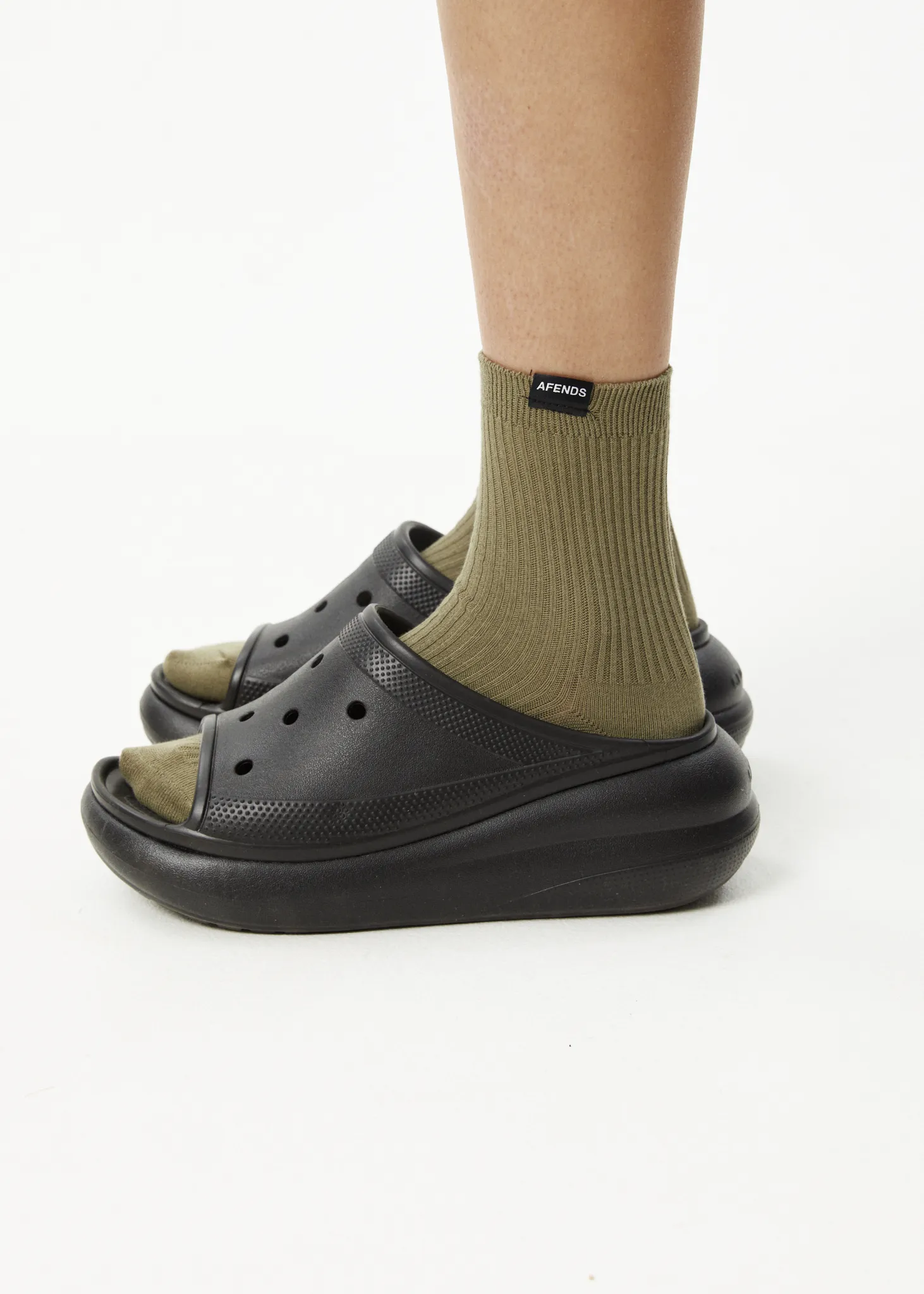 AFENDS Unisex The Essential - Ribbed Crew Socks - Olive